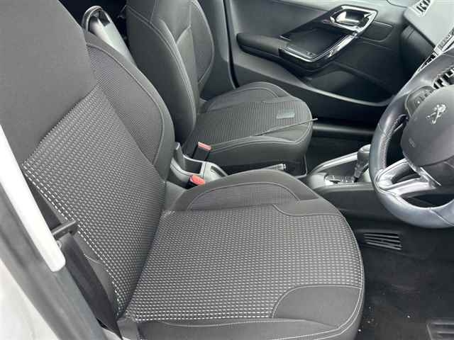 PEUGEOT 208 2016