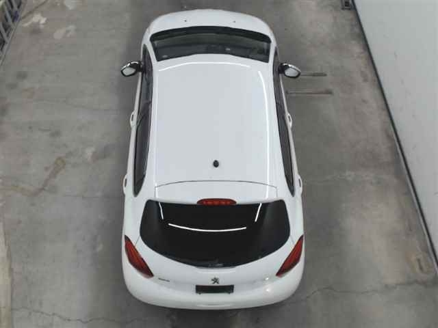 PEUGEOT 208 2016