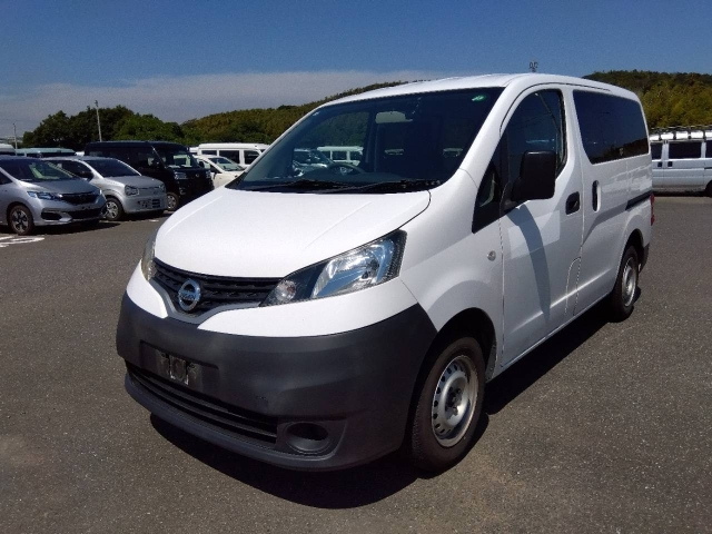 NISSAN NV200 2019