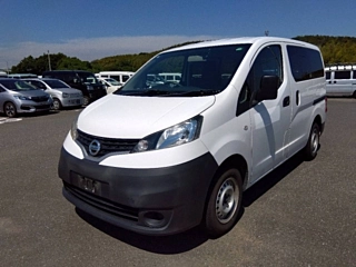 NISSAN NV200 2019