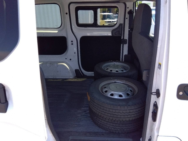 NISSAN NV200 2019