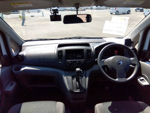 NISSAN NV200 2019