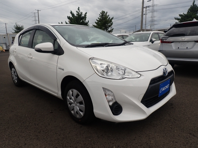 TOYOTA AQUA 2016