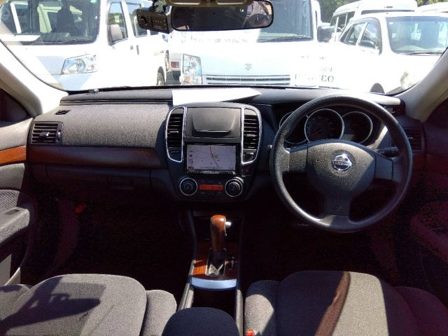 NISSAN SYLPHY 2010