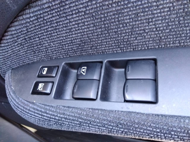 NISSAN SYLPHY 2010