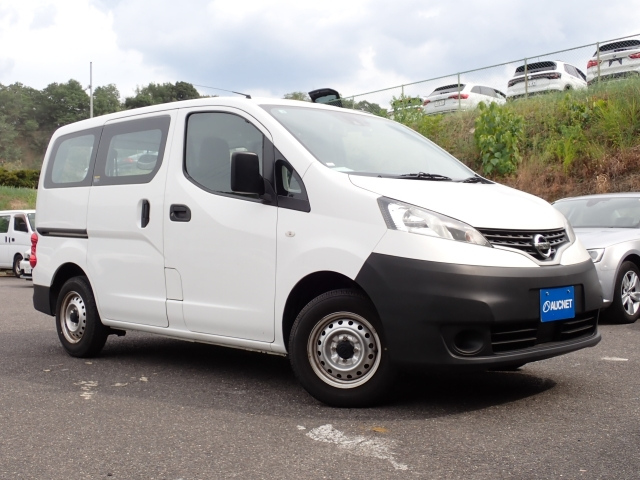 NISSAN NV200 2020