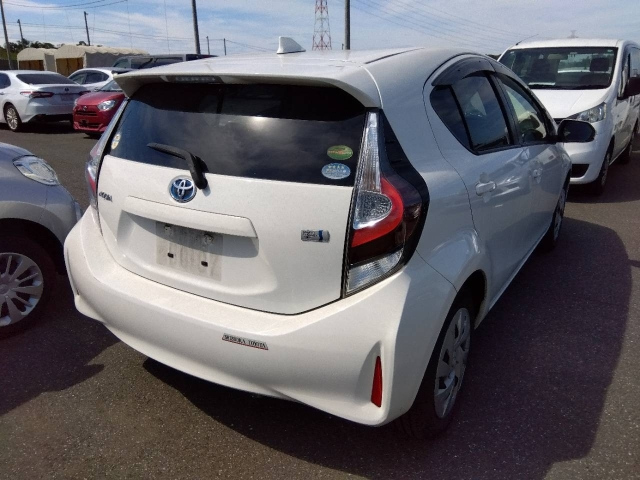 TOYOTA AQUA 2019