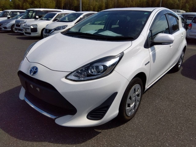 TOYOTA AQUA 2019