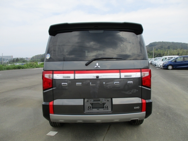 MITSUBISHI DELICA D5 2021