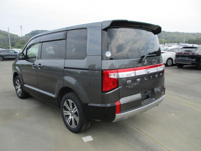 MITSUBISHI DELICA D5 2021