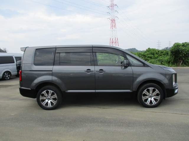 MITSUBISHI DELICA D5 2021