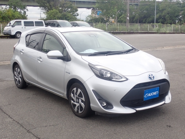 TOYOTA AQUA 2019
