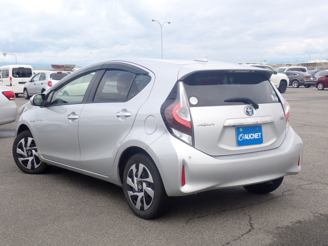 TOYOTA AQUA 2019