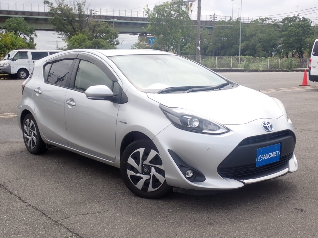 TOYOTA AQUA 2019