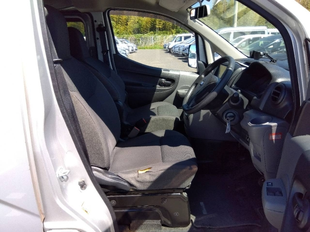 NISSAN NV200 2014