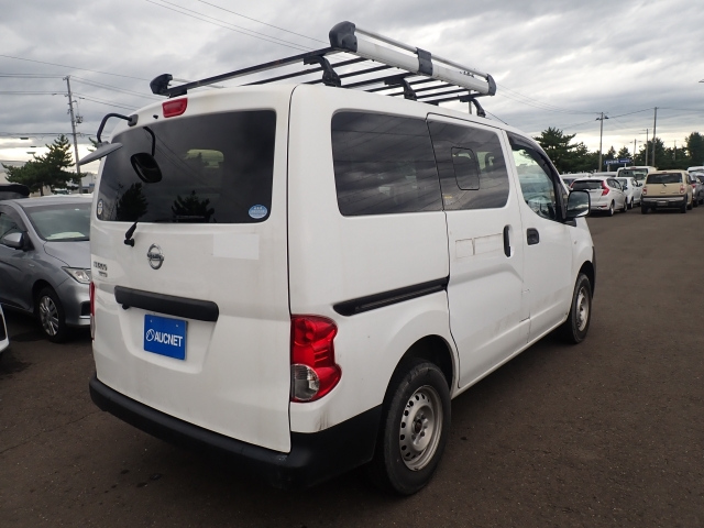 NISSAN NV200 2018
