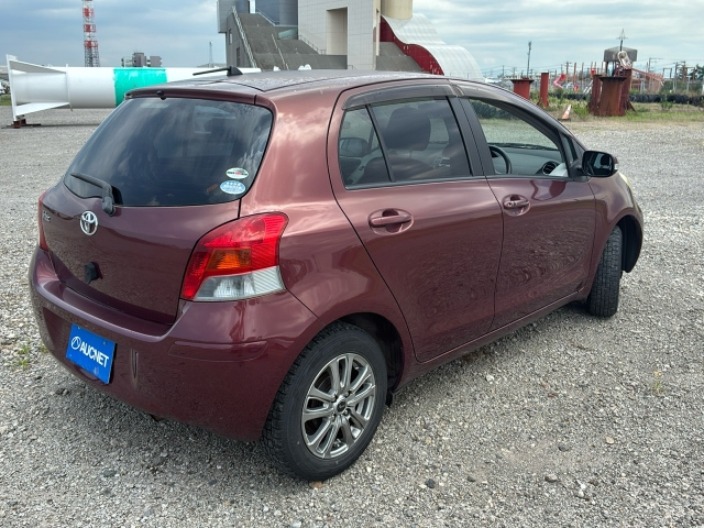 TOYOTA VITZ 2010