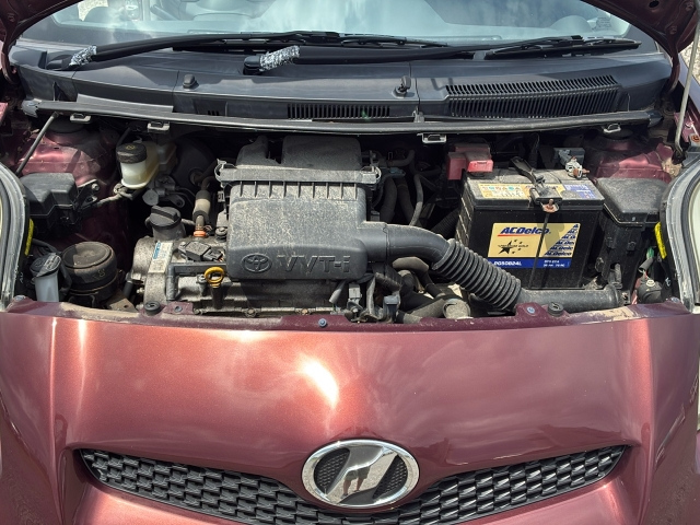 TOYOTA VITZ 2010