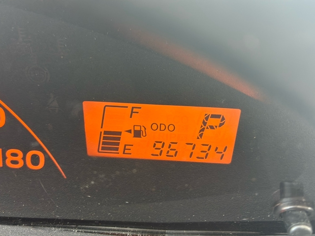 TOYOTA VITZ 2010