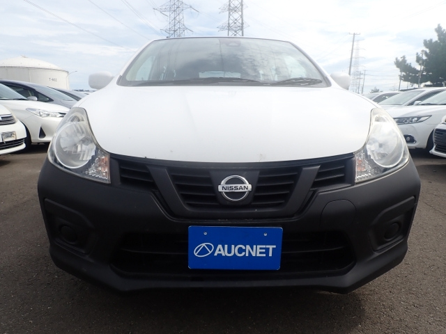 NISSAN AD 2019
