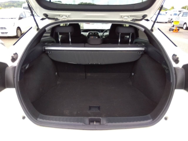 TOYOTA PRIUS 2018