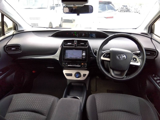 TOYOTA PRIUS 2018
