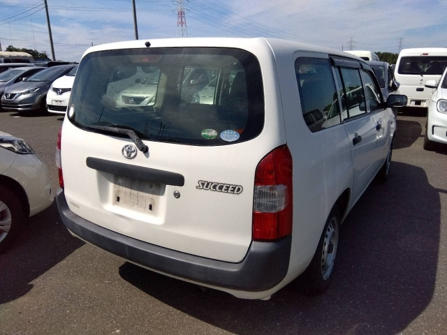 TOYOTA SUCCEED 2015