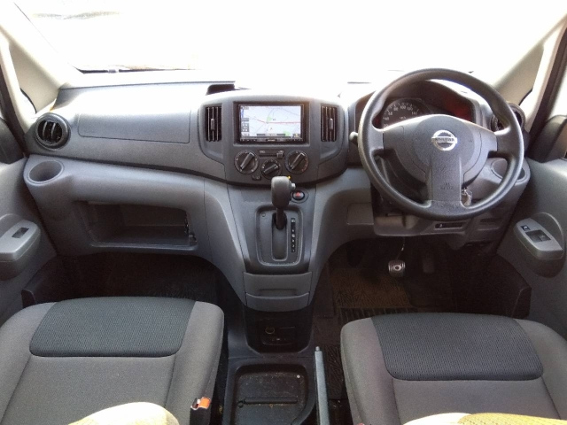 NISSAN NV200 2020