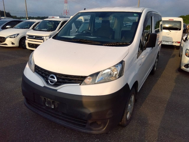 NISSAN NV200 2020