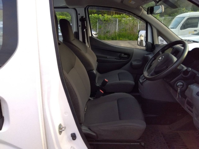 NISSAN NV200 2020