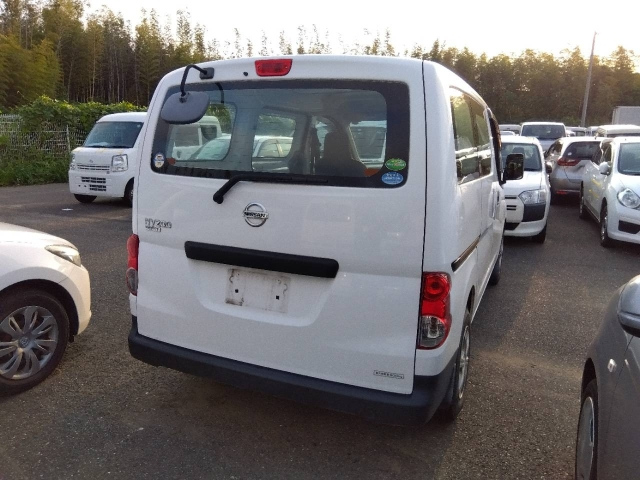 NISSAN NV200 2020