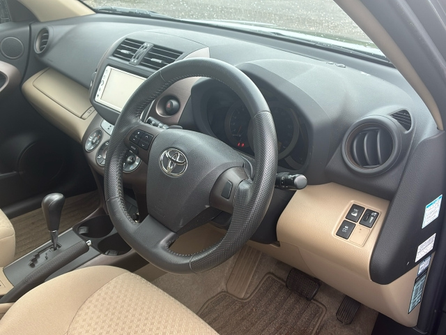 TOYOTA VANGUARD 2010