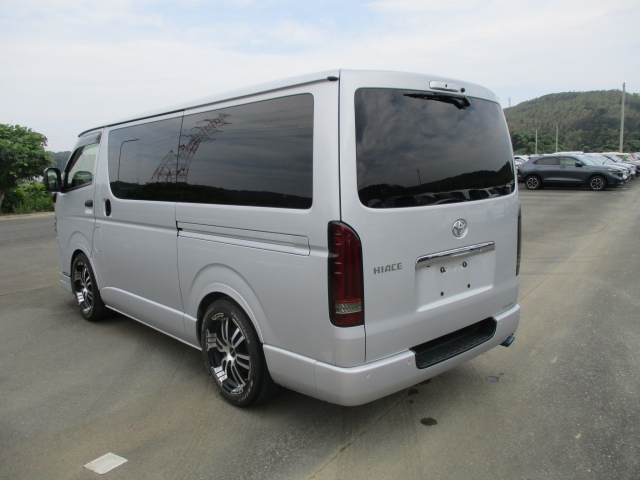 TOYOTA HIACE VAN 2023
