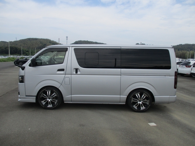 TOYOTA HIACE VAN 2023