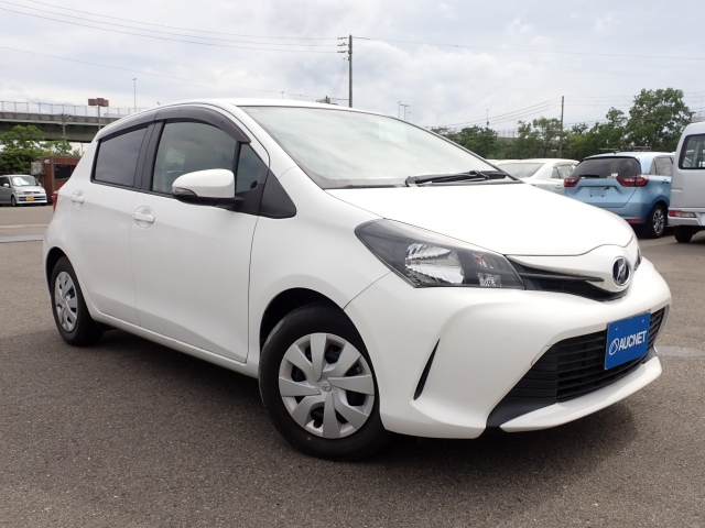 TOYOTA VITZ 2015