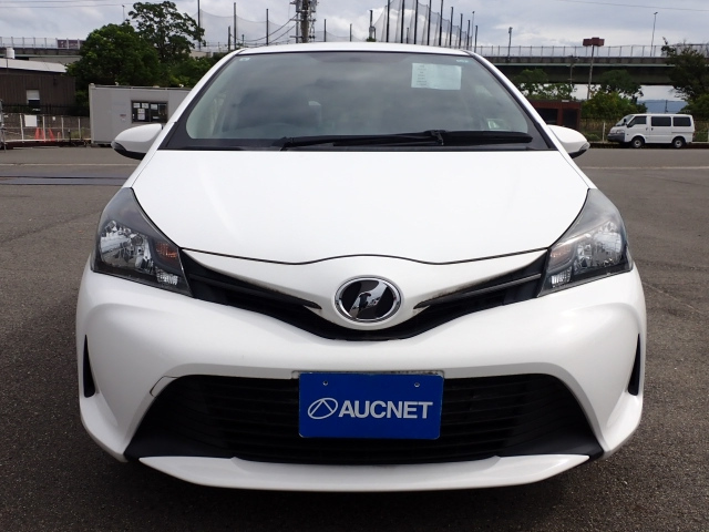 TOYOTA VITZ 2015