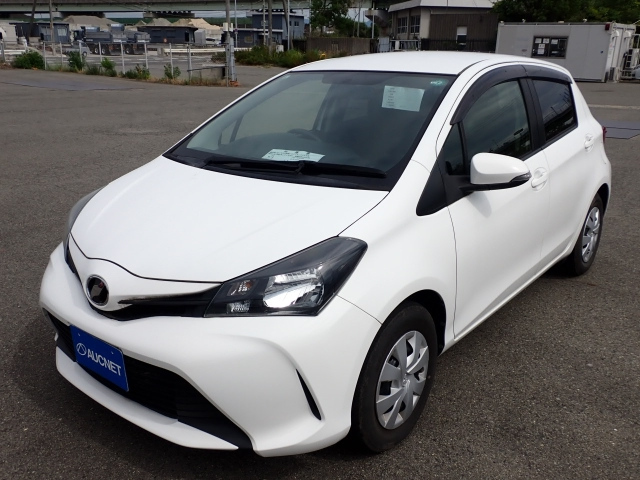 TOYOTA VITZ 2015