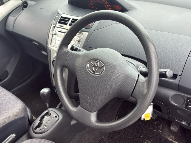 TOYOTA VITZ 2008