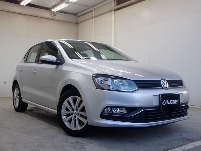 VOLKSWAGEN POLO 2016