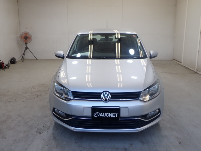 VOLKSWAGEN POLO 2016