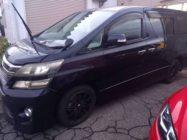 TOYOTA VELLFIRE 2012