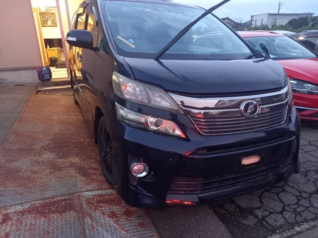 TOYOTA VELLFIRE 2012
