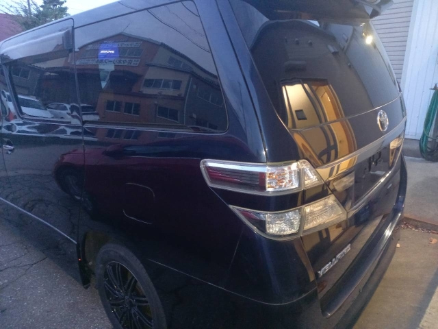 TOYOTA VELLFIRE 2012