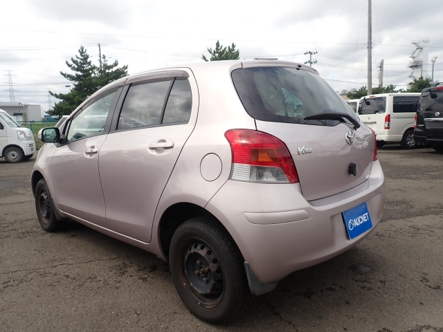 TOYOTA VITZ 2009