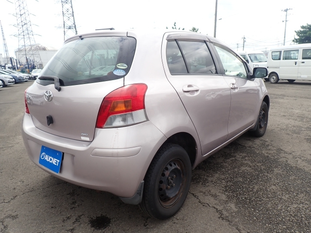 TOYOTA VITZ 2009