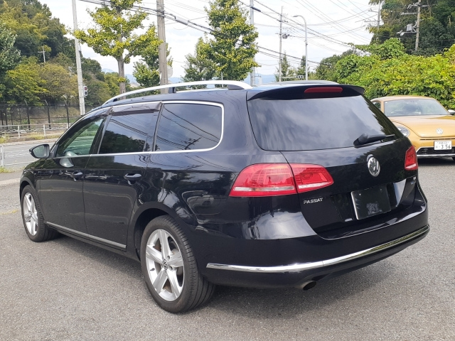 VOLKSWAGEN PASSAT VARIANT 2011