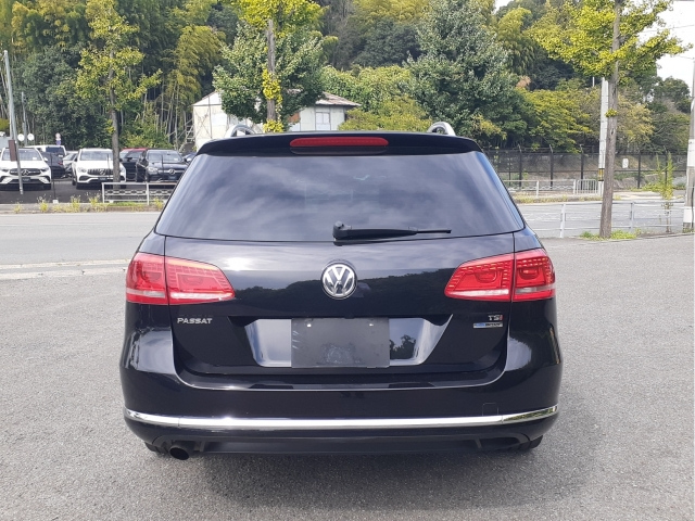 VOLKSWAGEN PASSAT VARIANT 2011