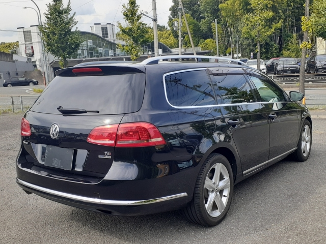 VOLKSWAGEN PASSAT VARIANT 2011