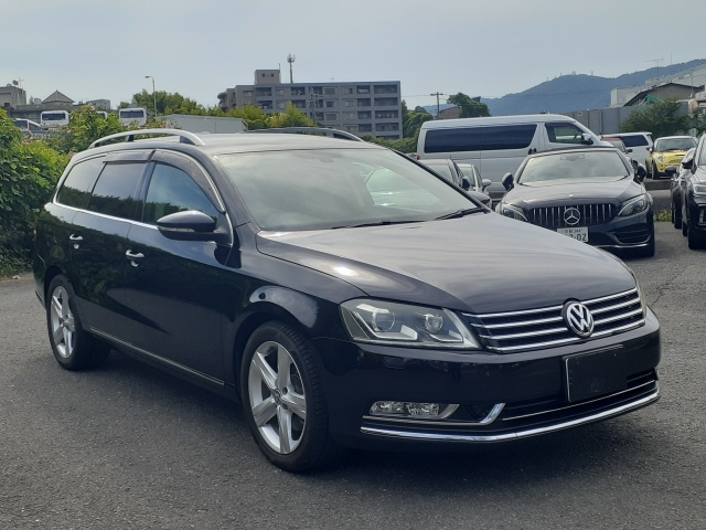 VOLKSWAGEN PASSAT VARIANT 2011