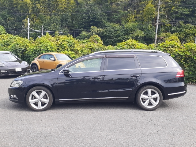 VOLKSWAGEN PASSAT VARIANT 2011